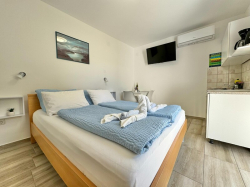 Apartments Dijana Krk (Island Krk)