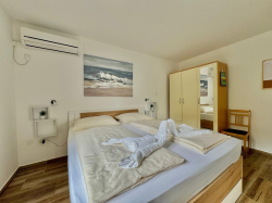 Apartments Dijana Krk (Island Krk)