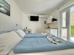 Apartments Dijana Krk (Island Krk)