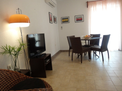 Apartments Trogir Yellow House Okrug Gornji (Island Ciovo)